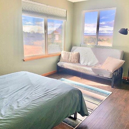 Villa Cozy Remote Retreat • Mountain Views • Stargazing à Crestone Extérieur photo