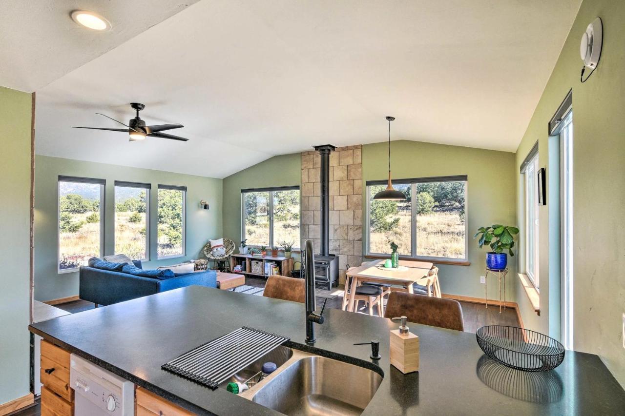 Villa Cozy Remote Retreat • Mountain Views • Stargazing à Crestone Extérieur photo