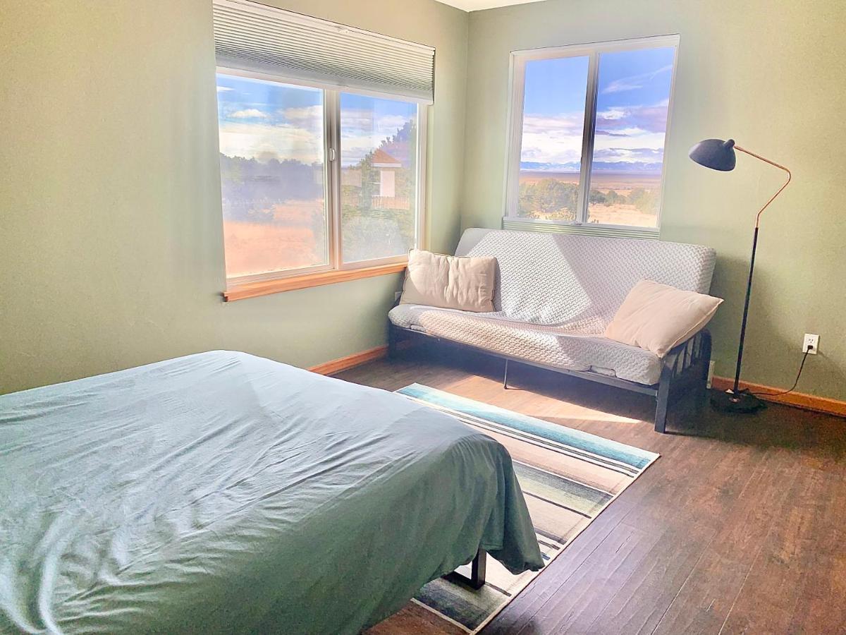 Villa Cozy Remote Retreat • Mountain Views • Stargazing à Crestone Extérieur photo